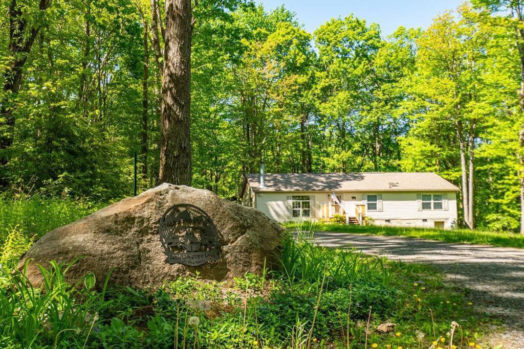 *Entire House • Sleeps 9 • Hot Tub • Pets Welcome* McHenry Exterior foto